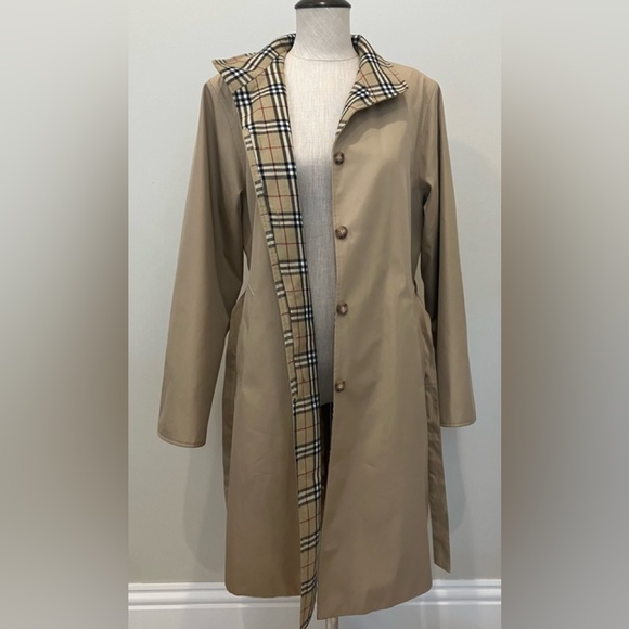 VINTAGE BURBERRYS MADE IN LONDON RAINCOAT - Picture 8 of 10
